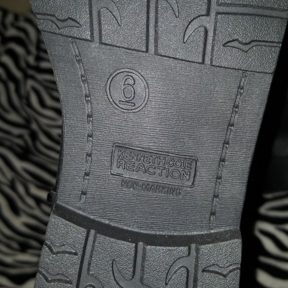 Boots - Picture 5 of 6